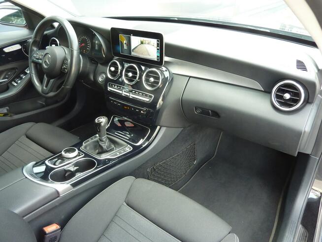 Mercedes C 200 Navi*Kamera*Full Led*Grzane Fotele*Panorama*El.Hak i Klapa*Panorama