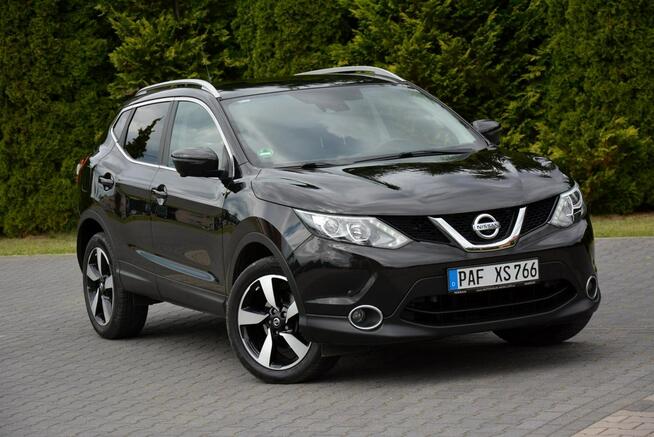 Nissan Qashqai Panorama FCW Led Navi Kamera360 As. Pasa Grz. fotele Alu 18" ASO
