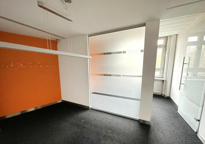 Lokal 358 m² pod medyczne, e-commerce, szkołę - centrum