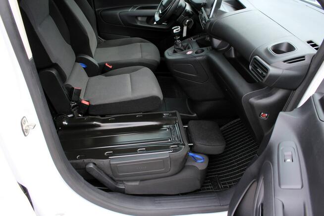 Peugeot Partner Długi 3-os. FV23% Kamera Navi 8" Parktronic Tempomat