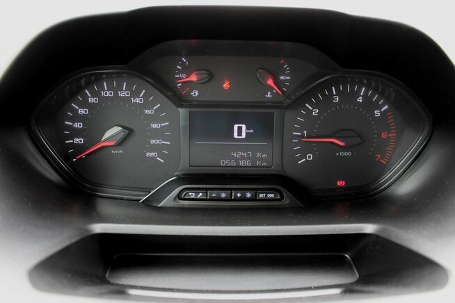 Peugeot Partner Długi 3-os. FV23% Kamera Navi 8" Parktronic Tempomat