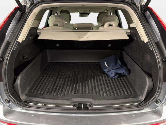 Volvo XC 60 VAT 23% Inscription 2.0B4 D mHEV 197KM automat AWD 2021 r. salon PL