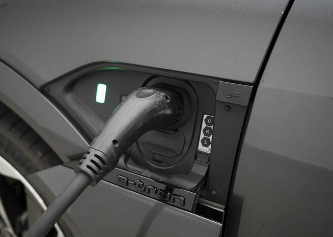 Audi Q8 e-tron e-tron 55 408KM Sline MatrixLED Kamery 360 Pneumatyka Bang&Olufsen