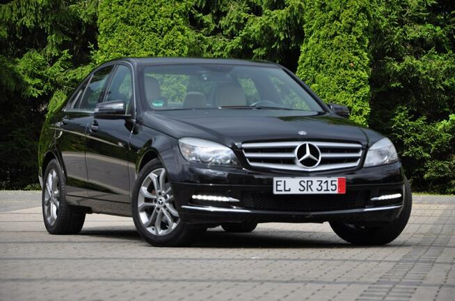 Mercedes C 200 1,8Benz 183KM Avantgarde Xenon Skóry Navi H&K Alufelgi PDC Super Stan