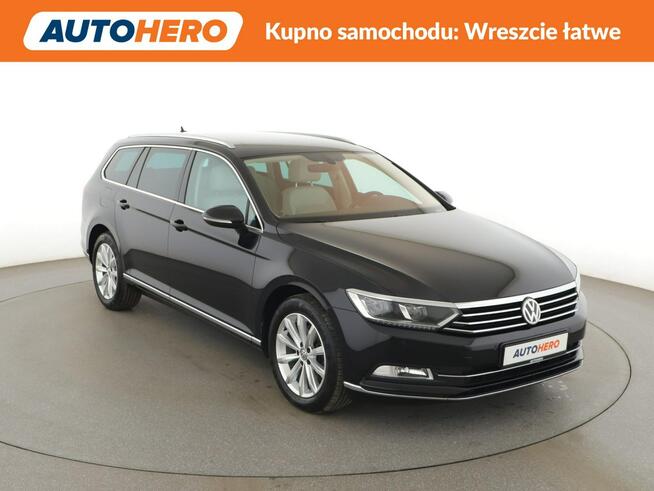 Volkswagen Passat Variant DSG jasne skóry navi klima auto grzane fotele czujniki parkowania