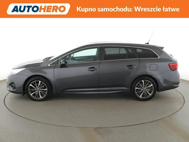 Toyota Avensis automat navi kamera hak grzane fotele