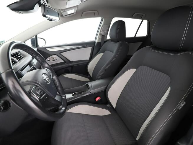 Toyota Avensis automat navi kamera hak grzane fotele