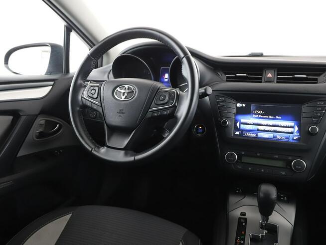Toyota Avensis automat navi kamera hak grzane fotele