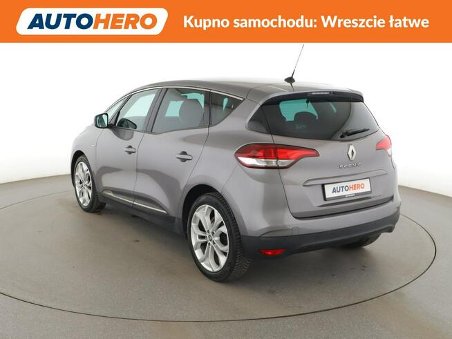 Renault Scenic led navi grzane fotele manual niski przebieg auto klima