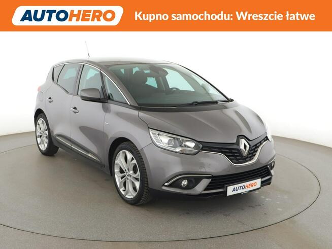 Renault Scenic led navi grzane fotele manual niski przebieg auto klima