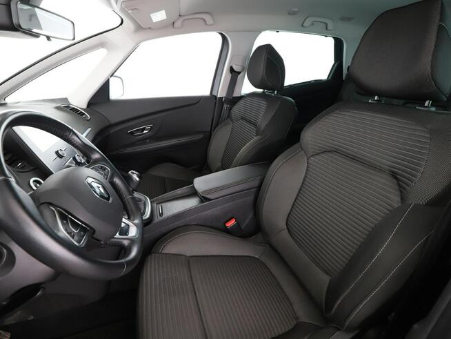 Renault Scenic led navi grzane fotele manual niski przebieg auto klima