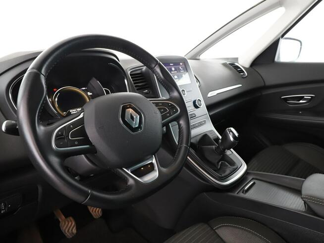 Renault Scenic led navi grzane fotele manual niski przebieg auto klima