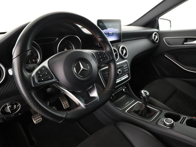 Mercedes A 180 AMG-line auto klima pdc navi kubełki grzane fotele