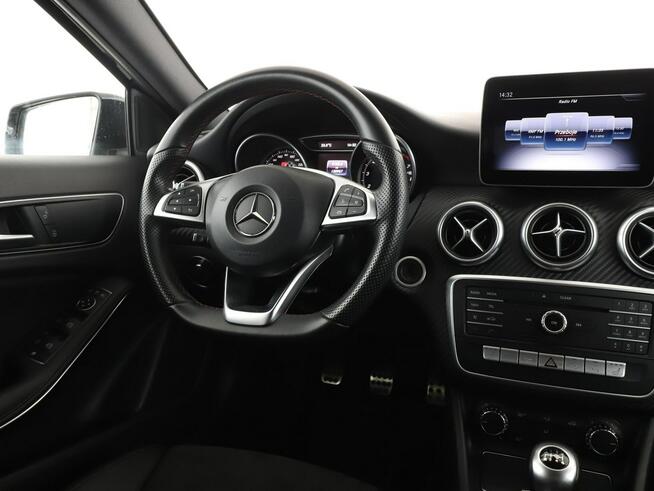 Mercedes A 180 AMG-line auto klima pdc navi kubełki grzane fotele