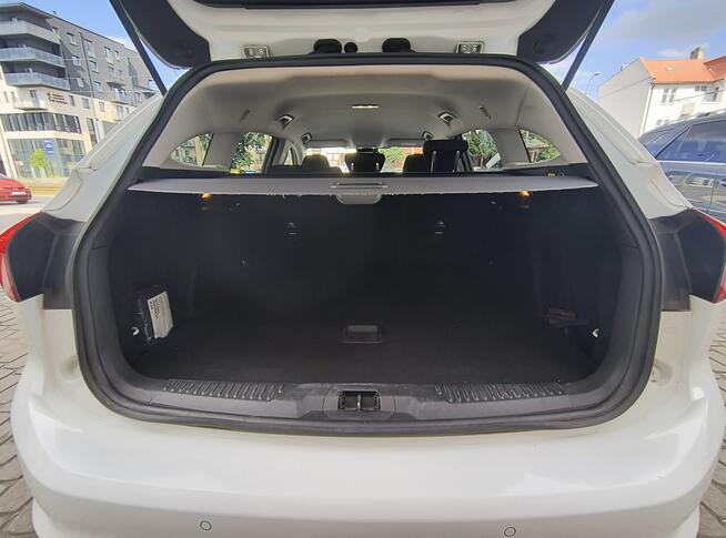Ford Focus BEZWYPADKOWY|polift|NAVI |CarPlay/Android|hak| kamera| grzane fotele