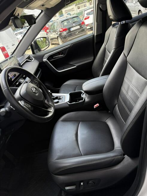 Toyota RAV-4 Rezerwacja