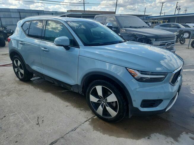 2019 VOLVO XC40 T5 MOMENTUM