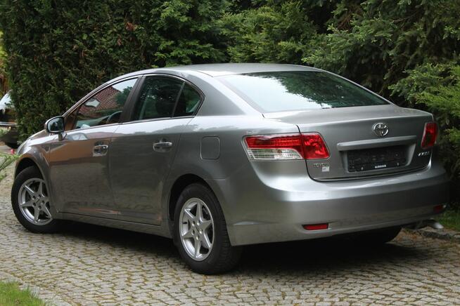 Toyota Avensis 147 KM Benzyna Przebieg 96 tys km Sedan