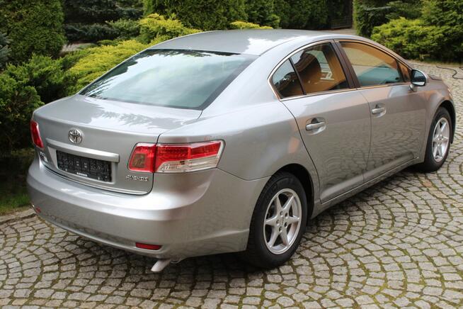 Toyota Avensis 147 KM Benzyna Przebieg 96 tys km Sedan