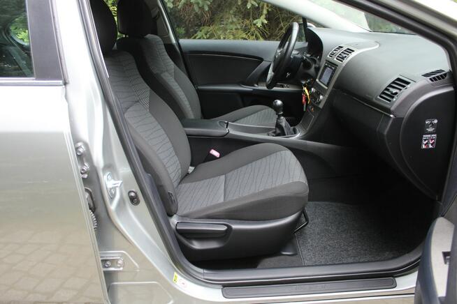 Toyota Avensis 147 KM Benzyna Przebieg 96 tys km Sedan