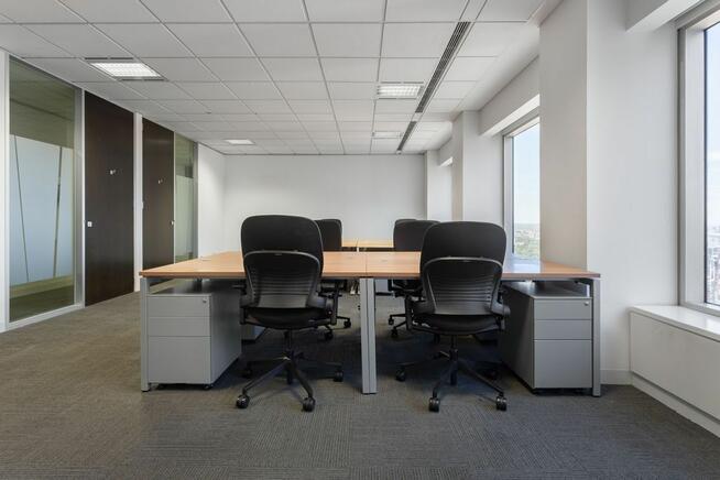 Prywatne biuro dla 4 osób w Regus Jaracza