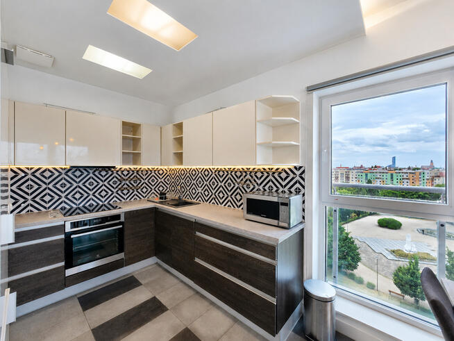 Apartament 3 pok. z panoramą Wrocławia - /garaż