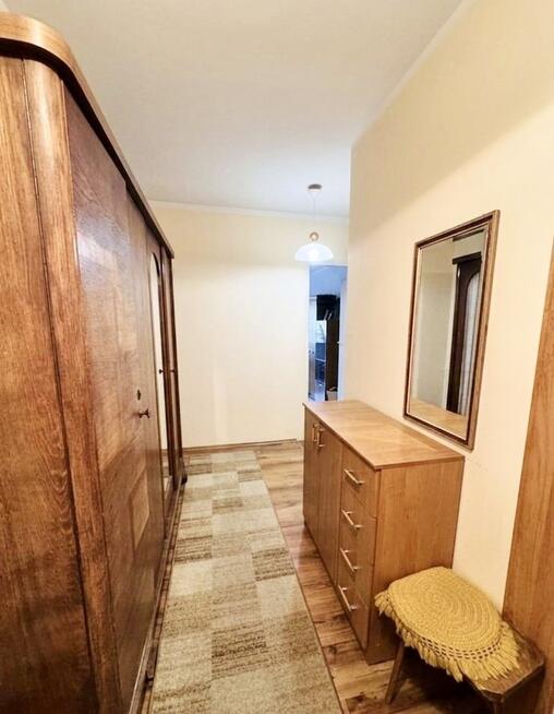 3 pokoje na zielonych Maślicach_balkon_piwnica