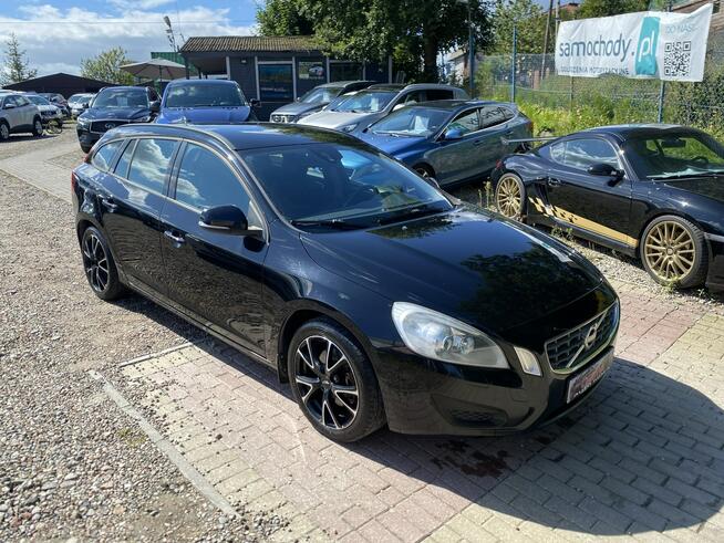 Volvo V60 1.6T4 180 KM bi xenon ledy automat full serwis bezwypadkowy 1.r.gwaran