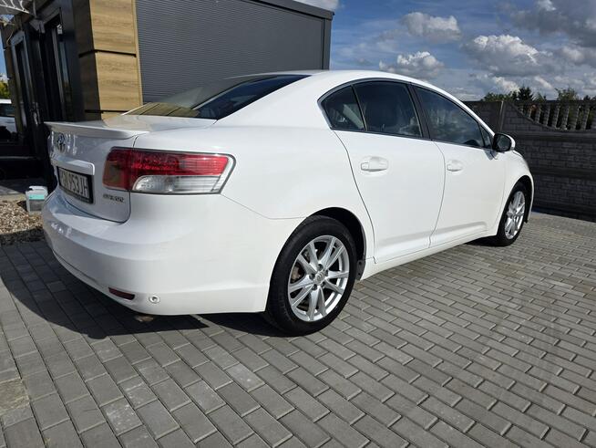Toyota Avensis 2.0 127ps D-4D Klimatronic Tempomat Alusy Czujniki Parkowania Xenon