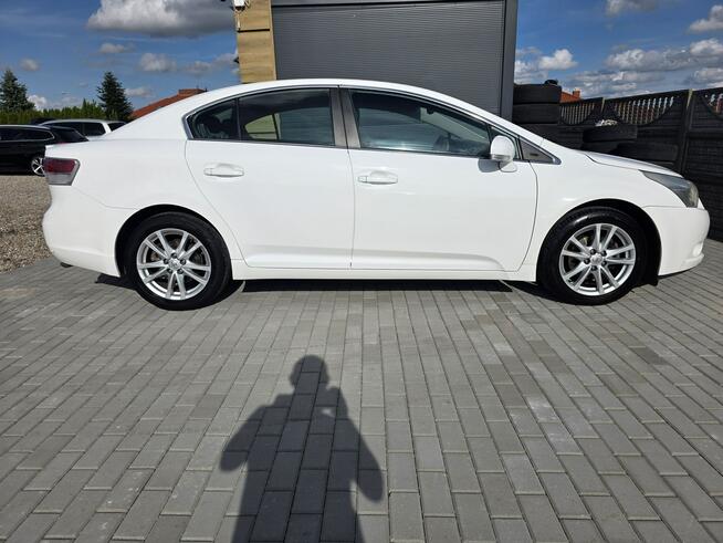 Toyota Avensis 2.0 127ps D-4D Klimatronic Tempomat Alusy Czujniki Parkowania Xenon