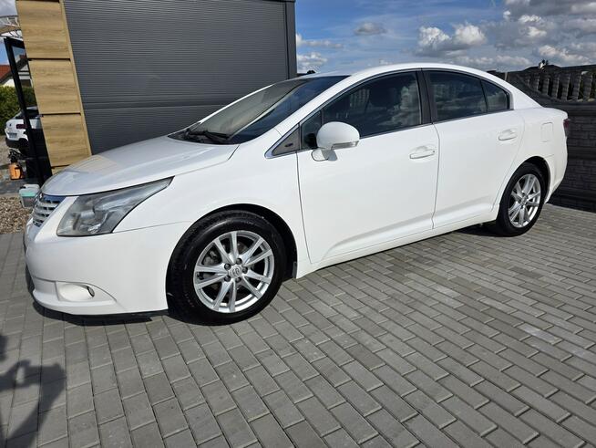 Toyota Avensis 2.0 127ps D-4D Klimatronic Tempomat Alusy Czujniki Parkowania Xenon