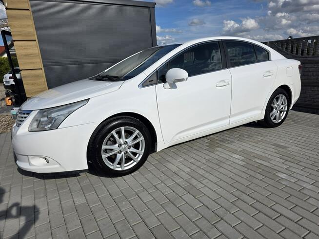 Toyota Avensis 2.0 127ps D-4D Klimatronic Tempomat Alusy Czujniki Parkowania Xenon