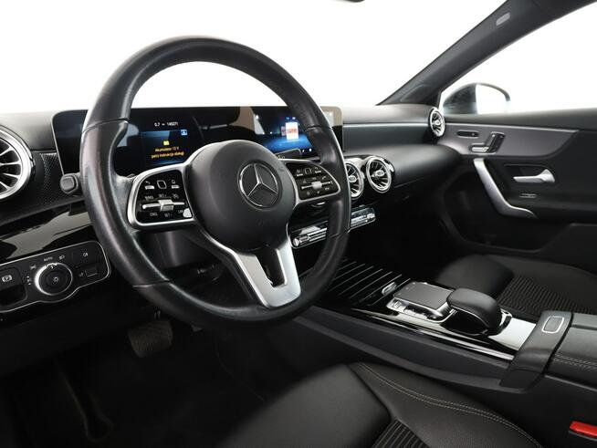 Mercedes A 200 Automat Półskóra navi Kamera cofania Klimatyzacja Podgrzewane fotele