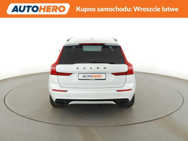 Volvo XC 60 PHEV 4x4 skóry el. fotele z pamięcią panorama navi kamery full LED