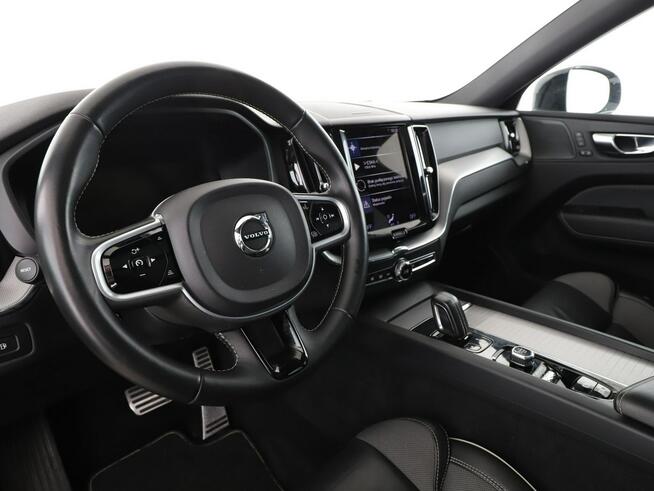 Volvo XC 60 PHEV 4x4 skóry el. fotele z pamięcią panorama navi kamery full LED