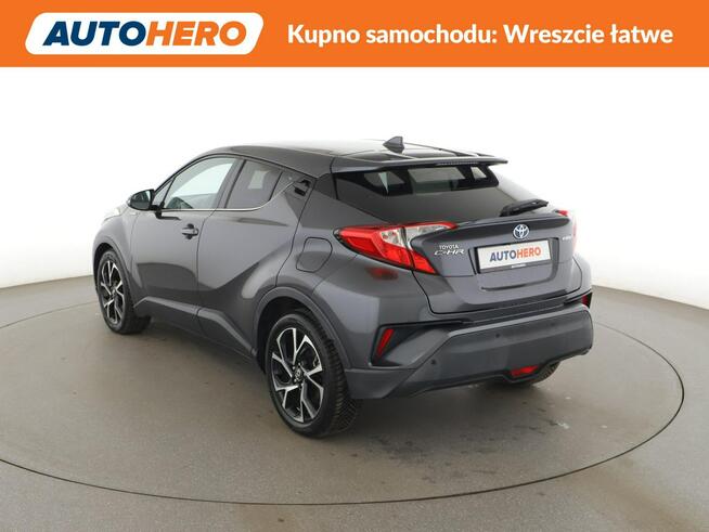 Toyota C-HR automat navi grzane fotele kamera LED