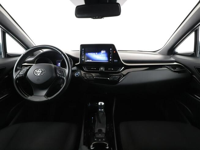 Toyota C-HR automat navi grzane fotele kamera LED