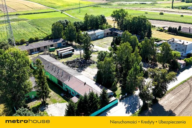 Kompleks przemysłowy przy DK 74 - hale i magazyny