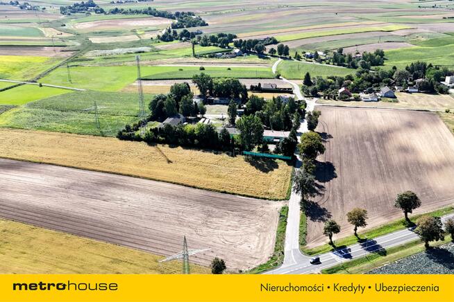 Kompleks przemysłowy przy DK 74 - hale i magazyny