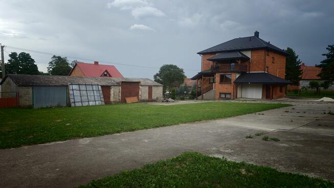 Dom z potencjałem biznesowym – duża działka (6500 m²), dom i