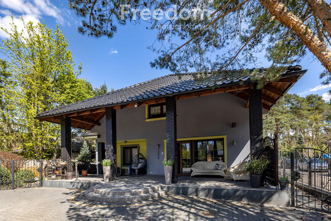 Gotowy dom 254 m² w otoczeniu lasu!