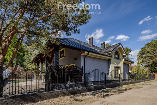 Gotowy dom 254 m² w otoczeniu lasu!