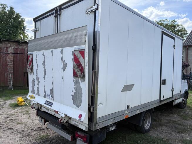 Iveco Daily 35C15L 3.0 Diesel – 2012 – kontener z windą
