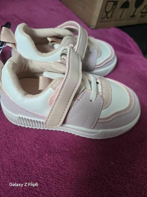 Adidasy dla dziewczynki rozmiar.24
