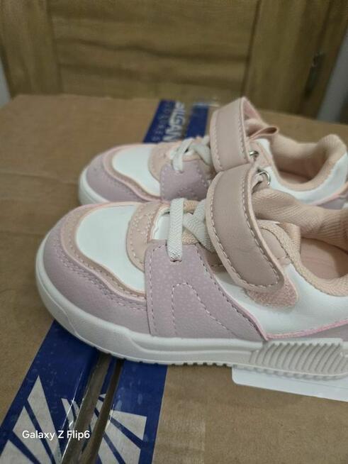 Adidaski dla dziewczynki 22 rozmiar