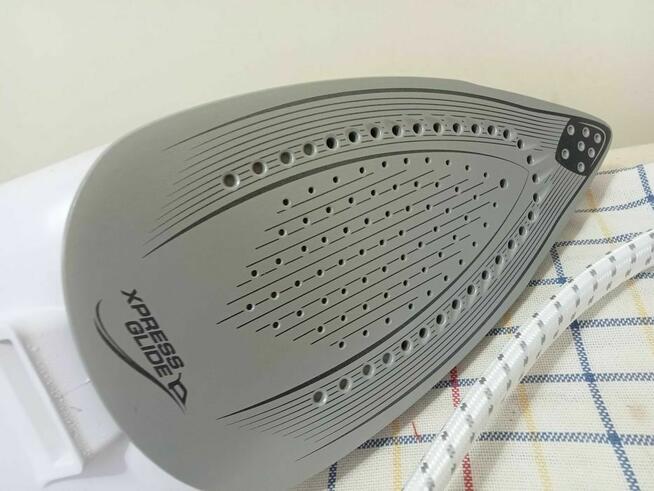 żelazko z generatorem pary tefal express essential sv6116