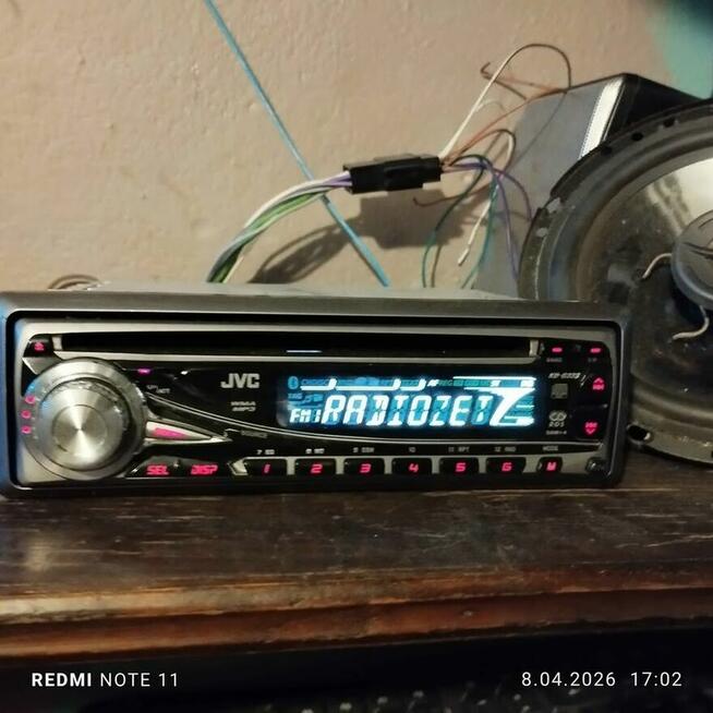 Radio samochodowe JVC używane działa na płyty i radio casami