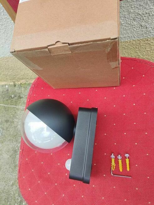 Kinkiet Lampa Elewacyjna LED z czujnikiem ruchu zmierzchu