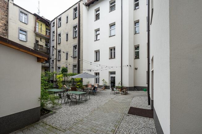 Dwupoziomowe w odrestaurowanej kamienicy w centrum