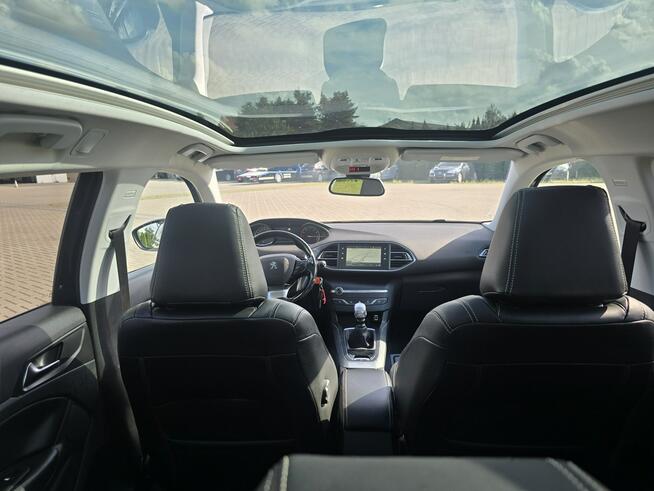 Peugeot 308 SW 1,2Benz. KameraCofania.Ledy.Navi.Parktronic.El.szyby.PanoramaDach